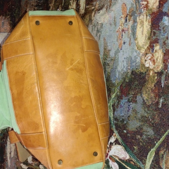 Eddie Bauer Genuine Leather Large Tote - Picture 3 of 8